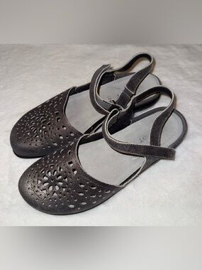 Naot Arataki Grey Matt Shimmer Mary Jane Leather Sandal,Size-(EU)-40;(US)-9-9.5